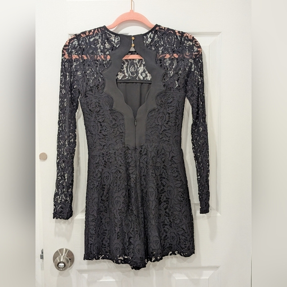 One piece - Picture 2 of 2